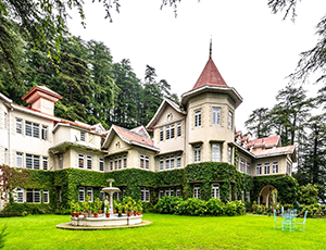 Hotel Woodville Palace